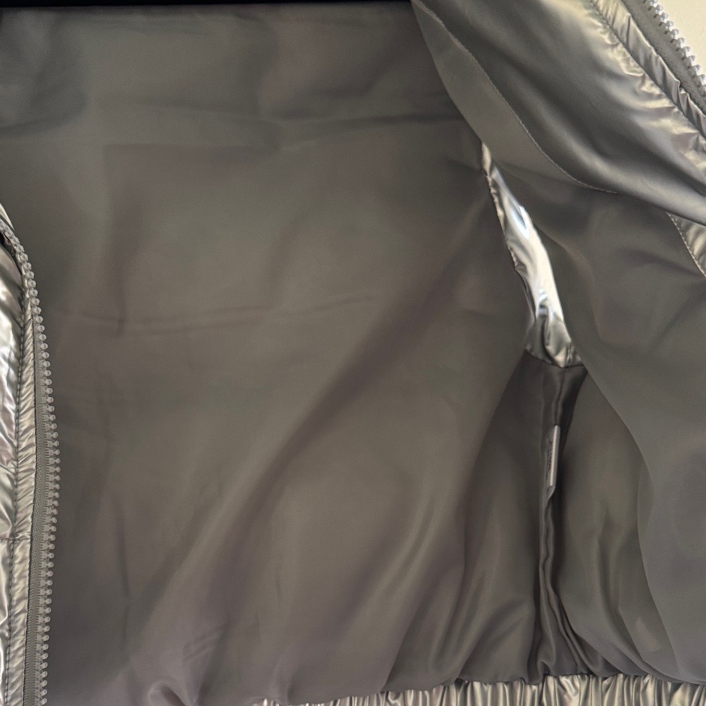 Silver Metallic Puffer Vest - Picture 3 of 4